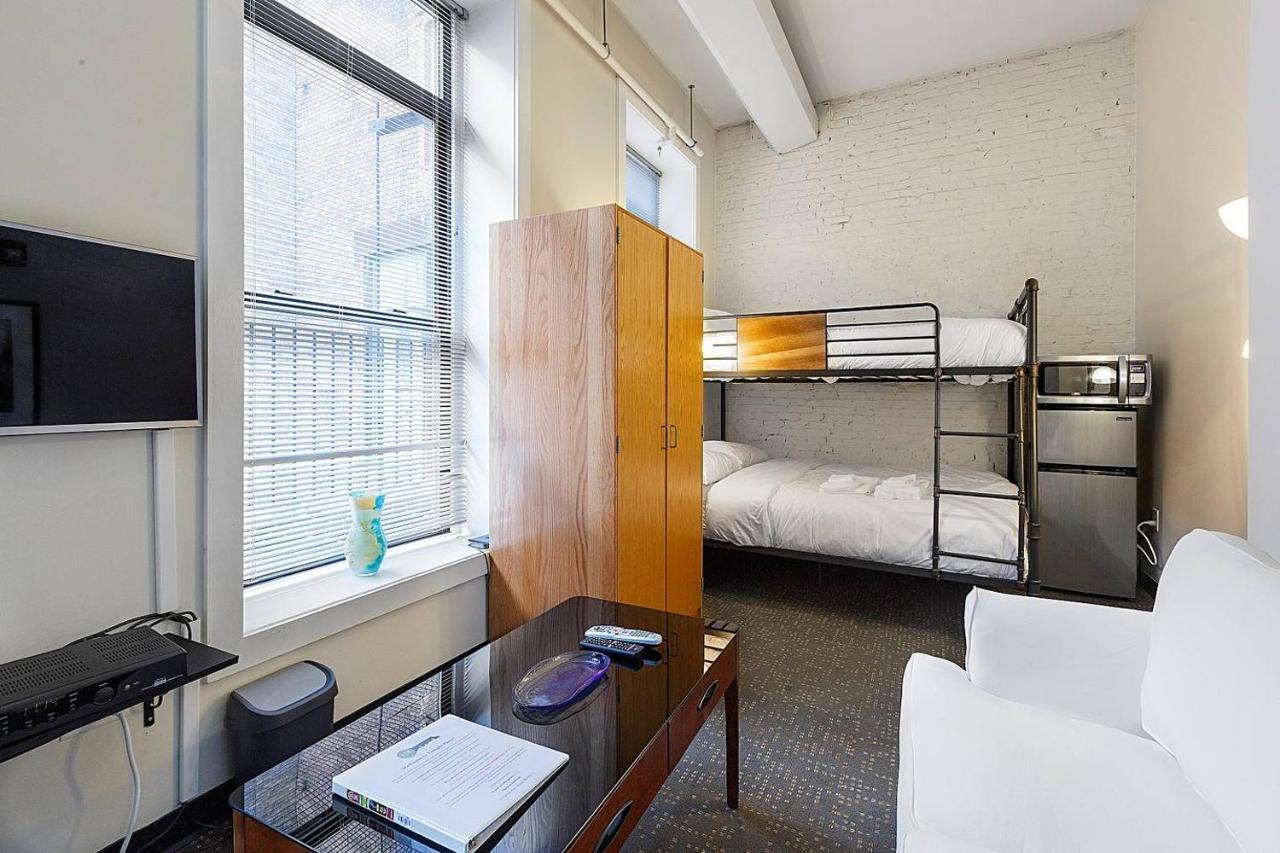 보스톤 Studio Ready 4 Students & Traveling Professionals! 310 아파트 외부 사진