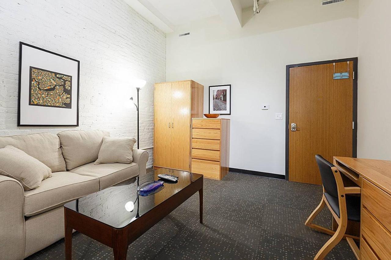 보스톤 Studio Ready 4 Students & Traveling Professionals! 310 아파트 외부 사진
