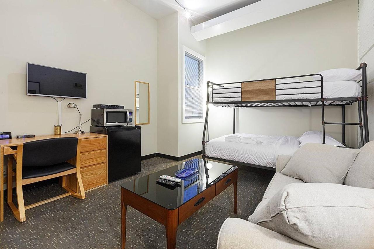 보스톤 Studio Ready 4 Students & Traveling Professionals! 310 아파트 외부 사진